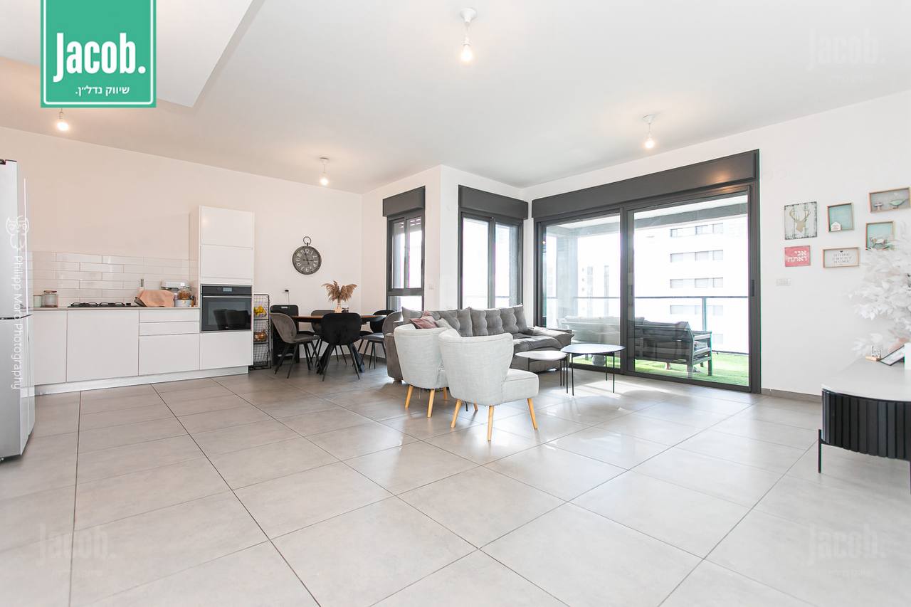 דירת 4 חדרים למכירה ברחוב נוי, חיפה - תמונה 2