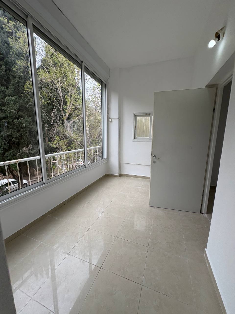 דירה 3.5 חדרים להשכרה ברחוב בר גיורא 23 חיפה - תמונה 2