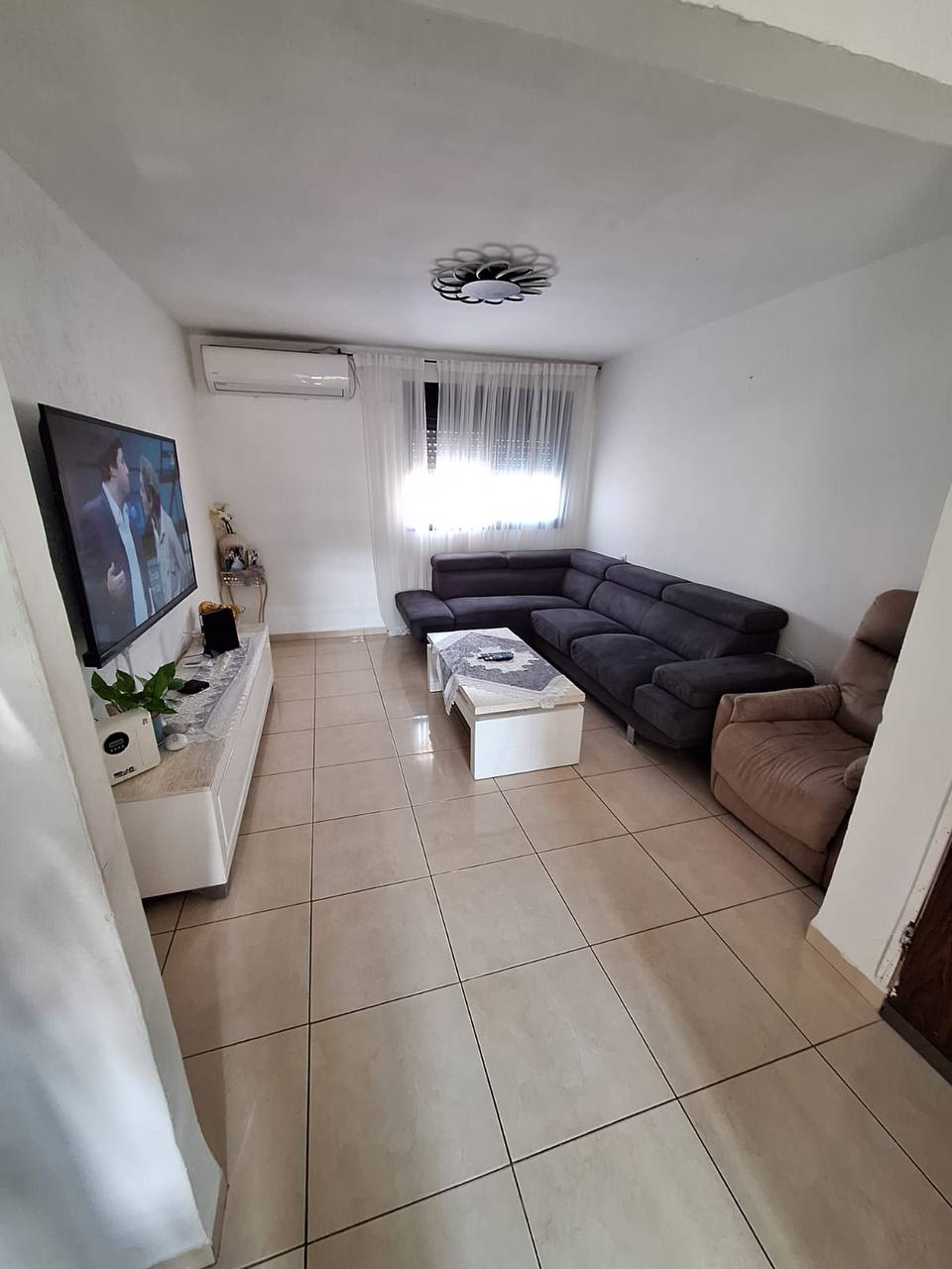 דירה 3 חדרים להשכרה בטירת כרמל - תמונה 2